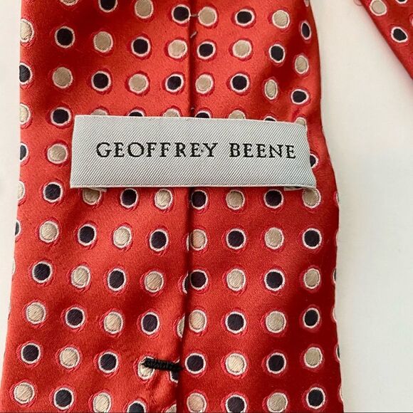 Geoffrey Beene Red Silk Tie with Black & Tan Dots - Picture 2 of 3